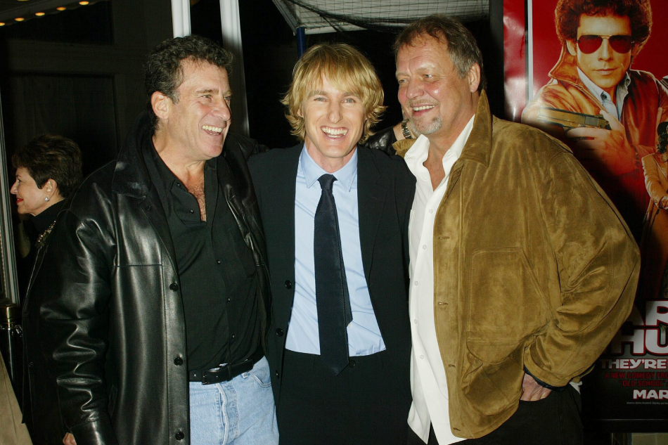 https://sa.kapamilya.com/absnews/abscbnnews/media/2024/entertainment/01/06/01062024-owen-wilson,-(c),-with-paul-michael-glaser,-(l),-and-david-soul.jpg