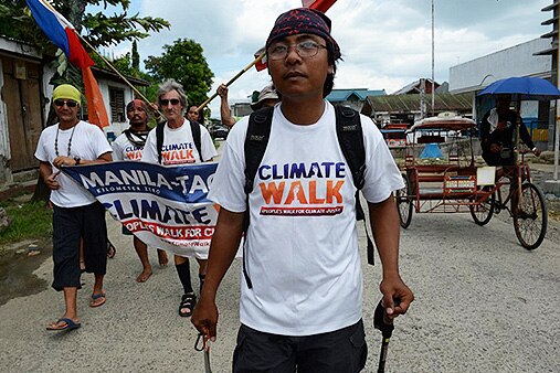 Climate Change Walk Ends At Yolanda Ground Zero Abs Cbn News