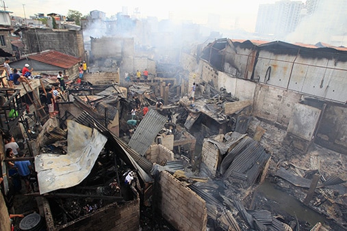 Pregnant woman, 3 others killed in Merville fire | ABS-CBN News