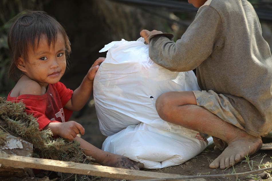 filipinos-among-most-generous-study-says-abs-cbn-news