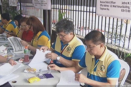 Taxpayers Beat Deadline For Filing Of Itr Abs Cbn News 6687