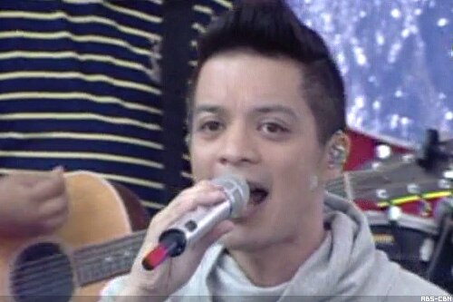 Bamboo Performs 'Umagang Kay Ganda' Theme Song | ABS-CBN News