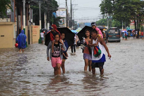 Red Rainfall Alert Stays Over Metro Manila Provinces Abs Cbn News