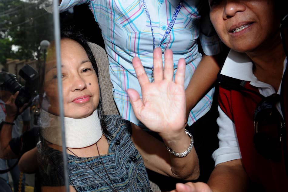 Supreme Court frees Gloria Arroyo 1