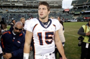 Tim Tebow, American sport hero born in Philippines , will help raise a  hospital in Southern Davao .