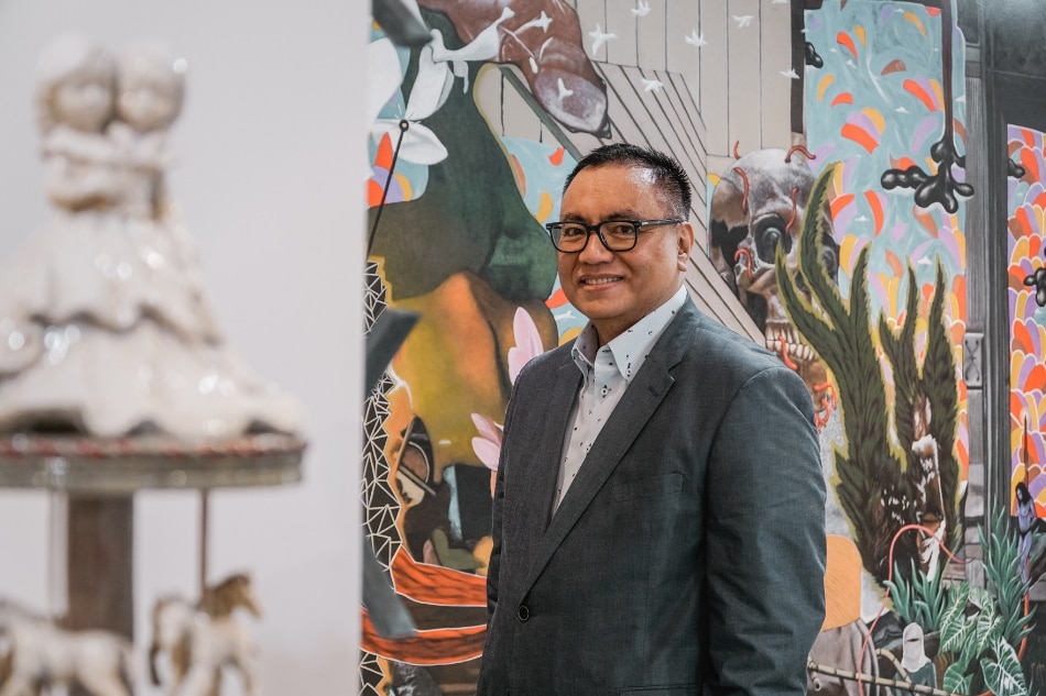 This ex-Wall Street top honcho just lent his entire collection to Iloilo&#39;s art museum 2