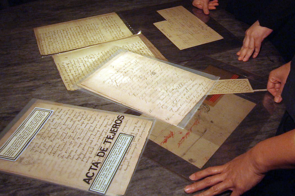VIDEO: What price would you put on these valuable historic documents? 2