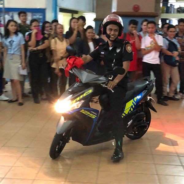 Cebuana Santa: the heiress who made her students&#39; Christmas wishes come true 11