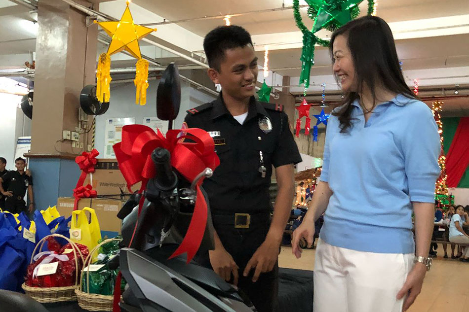 Cebuana Santa: the heiress who made her students&#39; Christmas wishes come true 10