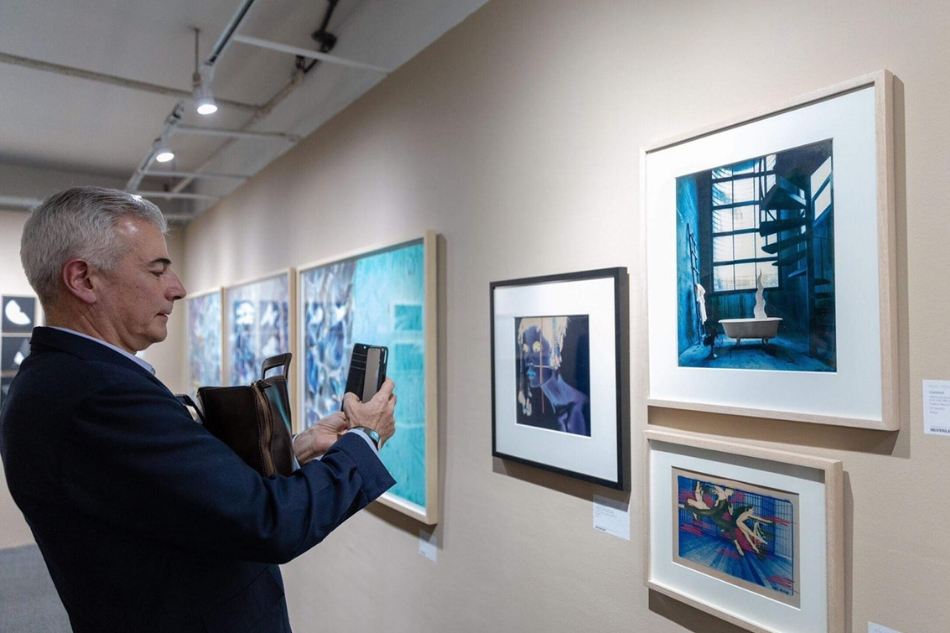 Fernando Zobel is just like you and me—he likes to take pictures of art, too 2