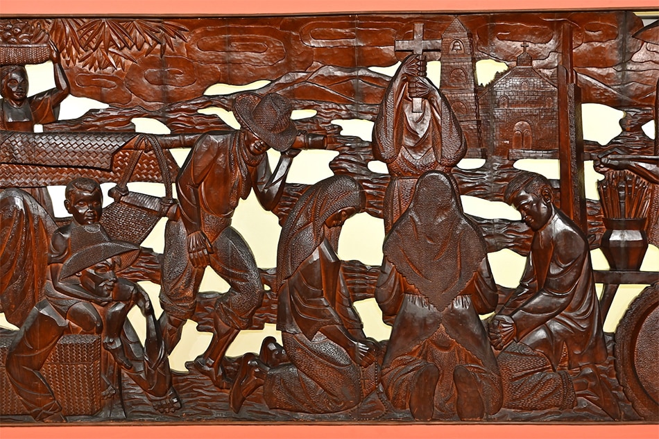 This epic-scale wood carving by Jose Alcantara has finally come out of hiding 8
