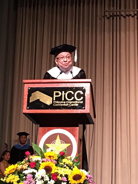 Ricky Lee’s graduation speech left us in tears: ‘That diploma is not yours, it’s for others’ 7