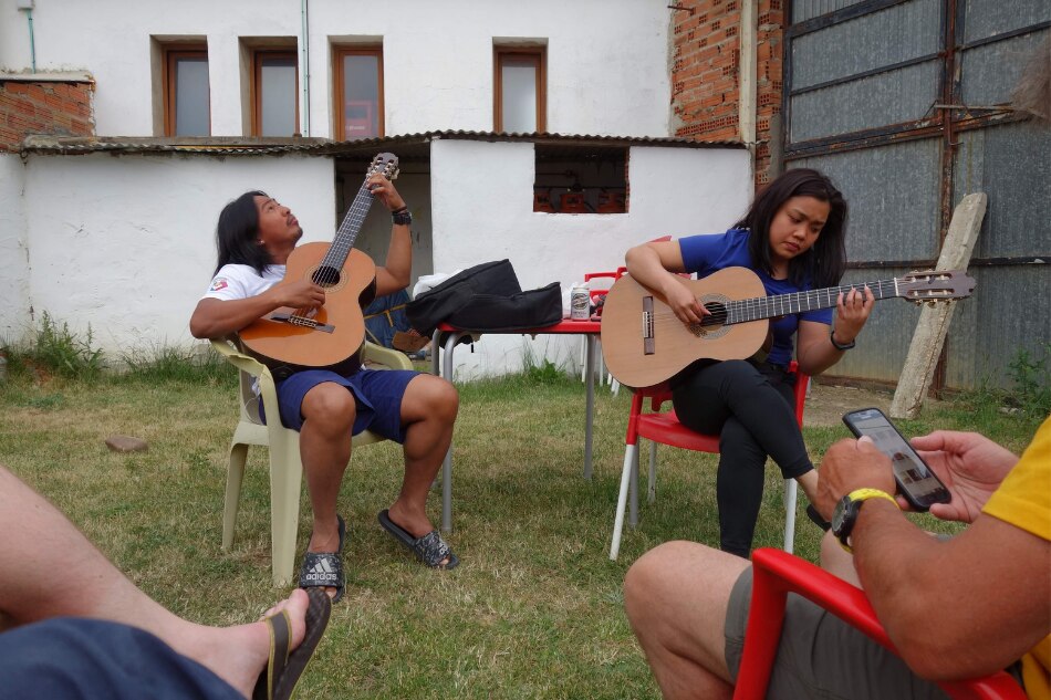This Pinoy couple had a most meaningful Camino pilgrimage, thanks to their guitars 3