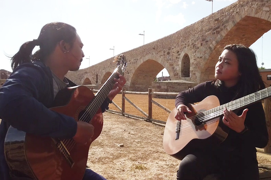 This Pinoy couple had a most meaningful Camino pilgrimage, thanks to their guitars 2