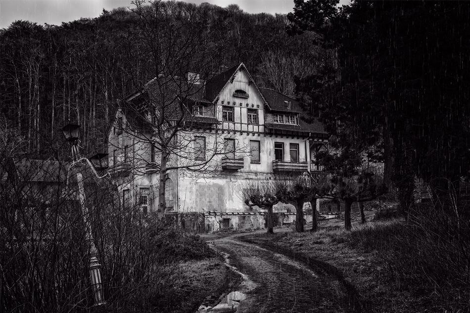 Fiction: &quot;We hear that noise almost every night now&quot; 2