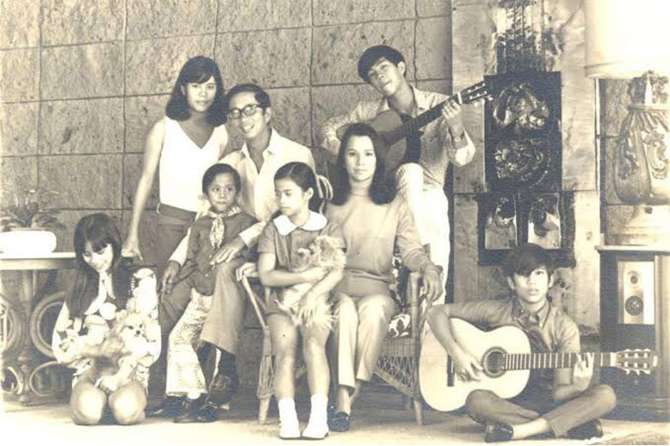 Bomb threats &amp; dinners at the Palace: Geny Lopez and the last hours before Martial Law 7