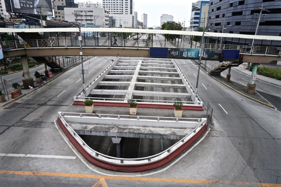 IN PHOTOS: The eerie, empty streets of Manila on lockdown 14