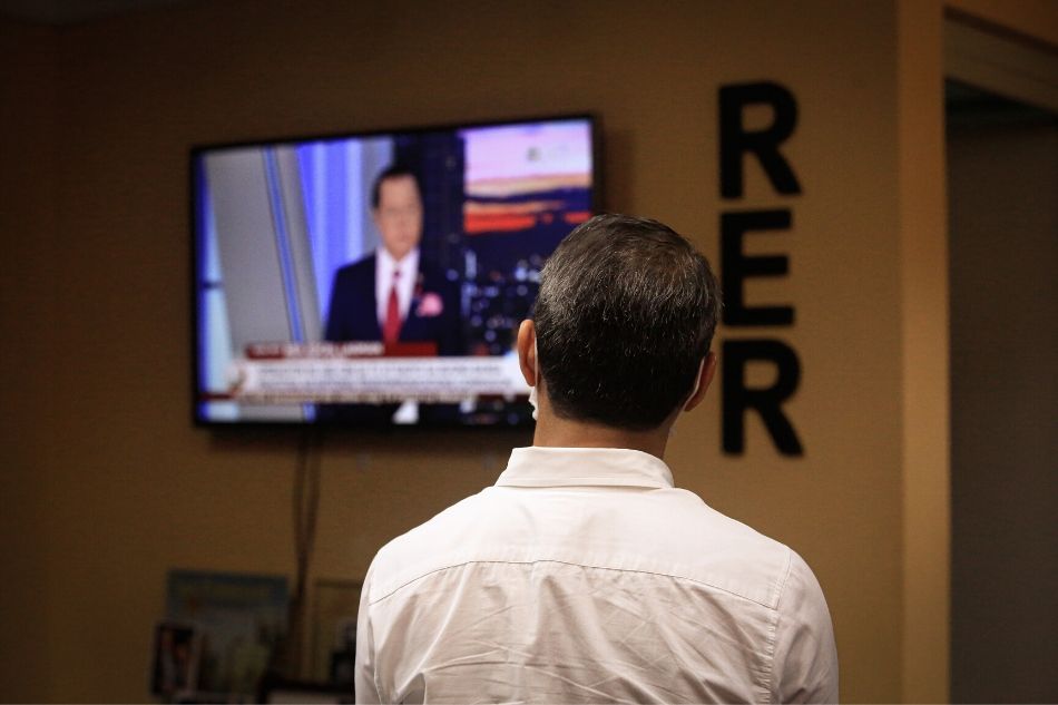 Scenes from the TV Patrol sign off: &#39;That night, the newsroom felt more like a hospital waiting room&#39; 11