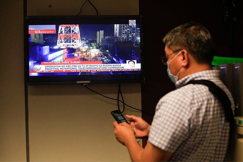 Scenes from the TV Patrol sign off: &#39;That night, the newsroom felt more like a hospital waiting room&#39; 21