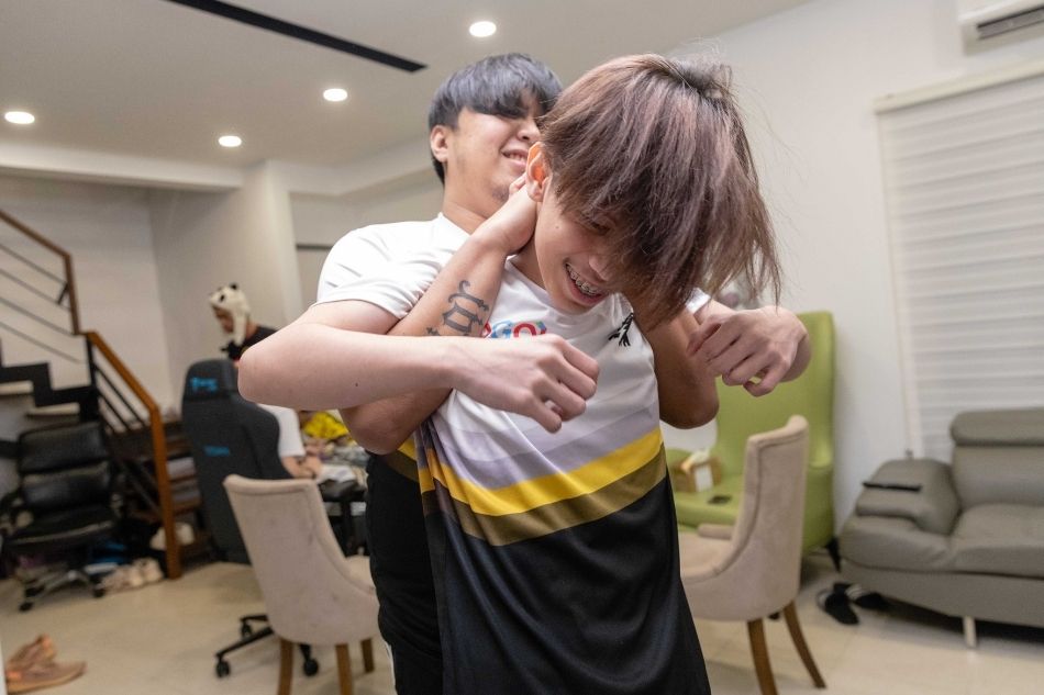 The crazy-serious life inside a Mobile Legends bootcamp, according to a team Madam 17