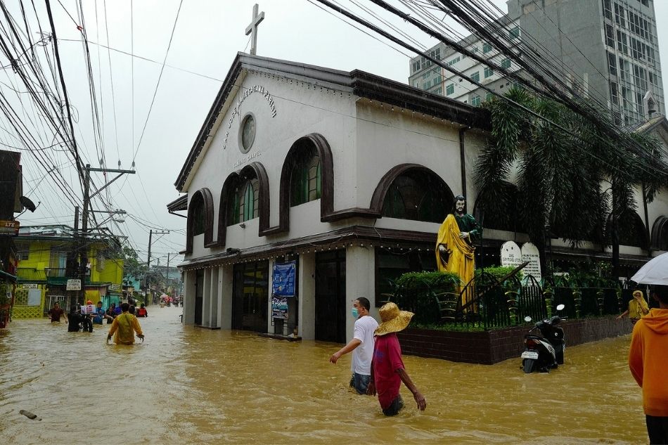 IN PHOTOS: Marikina, on the morning of Typhoon Ulysses 21