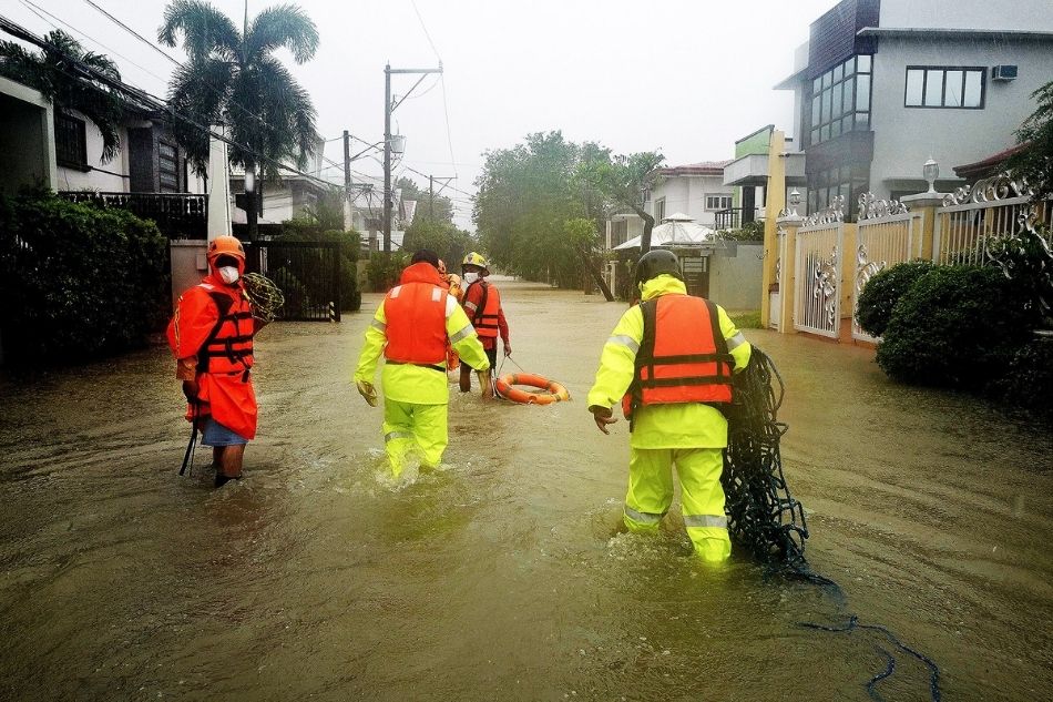IN PHOTOS: Marikina, on the morning of Typhoon Ulysses 11