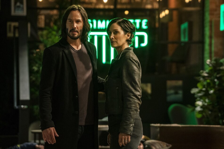 Keanu Reeves with Carrie-Anne Moss in Keanu Reeves with Carrie-Anne Moss 