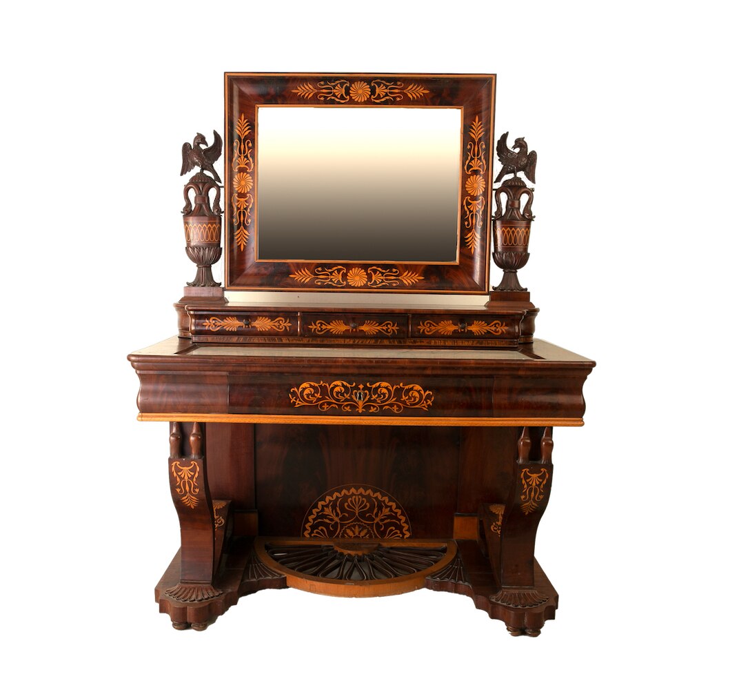 147 Romantic style dressing table from the Fernandino period