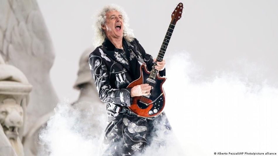Brian May also performed the national anthem in 2022