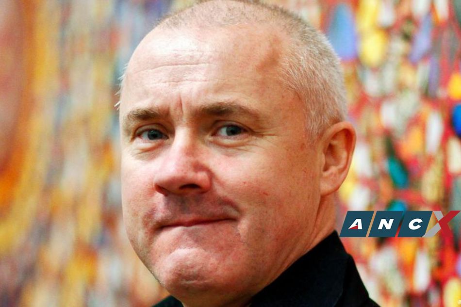 Damien Hirst burns thousands of his paintings 2