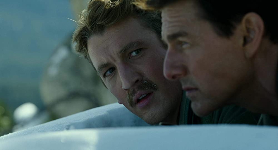 Tom Cruise and Miles Teller in Top Gun: Maverick 