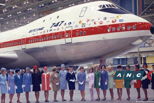 Jumbo jet era ends as Boeing delivers last 747 plane