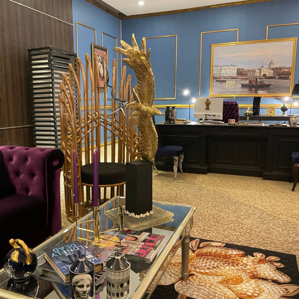 The Pabo chair, which appeared on the show Dirty Linen, is Yabut's modern rendition of the Peacock Chair.