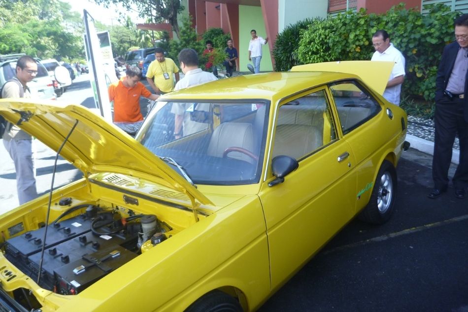 This Filipino engineer converted his vintage Toyota into an electric car 3