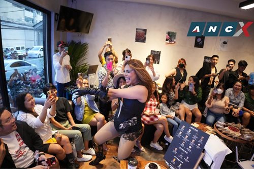 Coffee comes with a drag show in this Pasig café