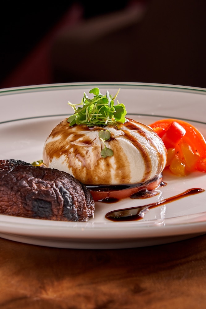 Burrata Salad (Burrata cheese, tomato, roasted capsicums and portobello mushrooms), P1,088 