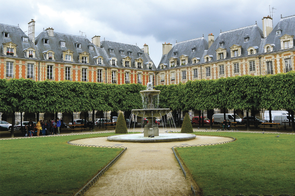 one-of-paris-most-historic-districts-should-be-on-every-shopper-s