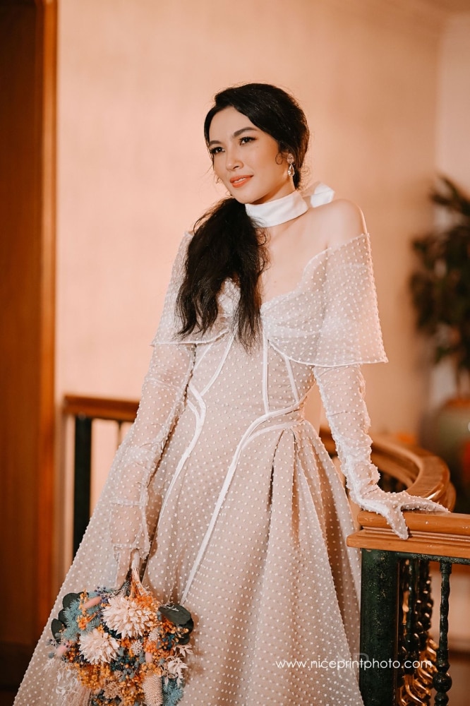 Gown: Mara Chua