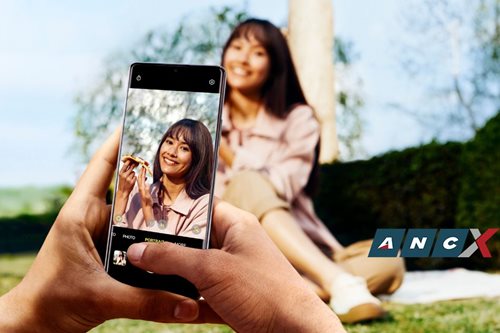 A new benchmark for smartphone portrait photography