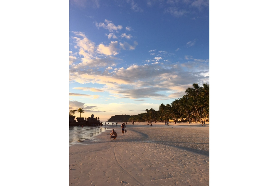 IN PHOTOS: Boracay at the moment, beautiful and strange 9