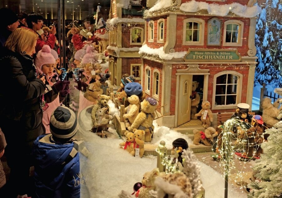 Christkndlmarkt no.5: Munich at Christmas is folsky, sophisticated, magical 4