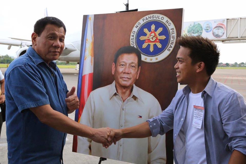 How Duterte portrait by fisherman's son reached Malacañang ...