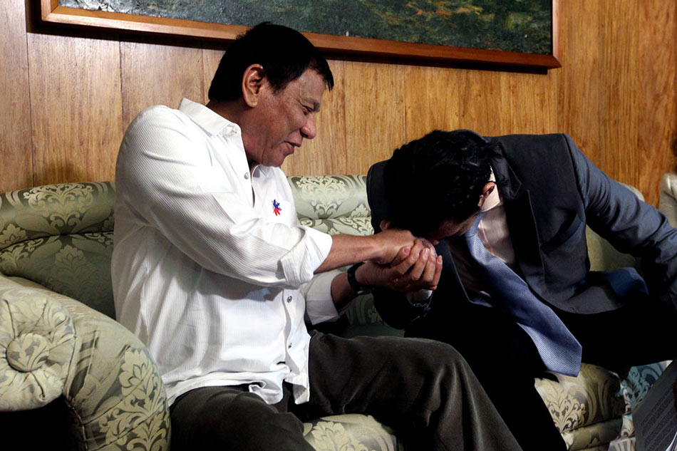 LOOK: Duterte grants executive clemency to Robin Padilla 2