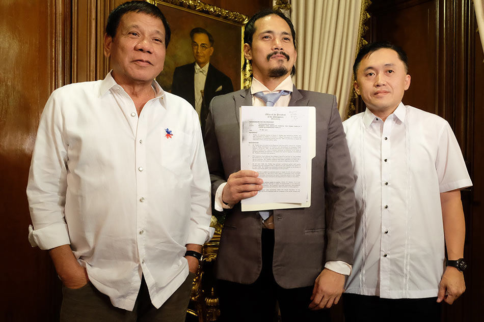 LOOK: Duterte grants executive clemency to Robin Padilla 5