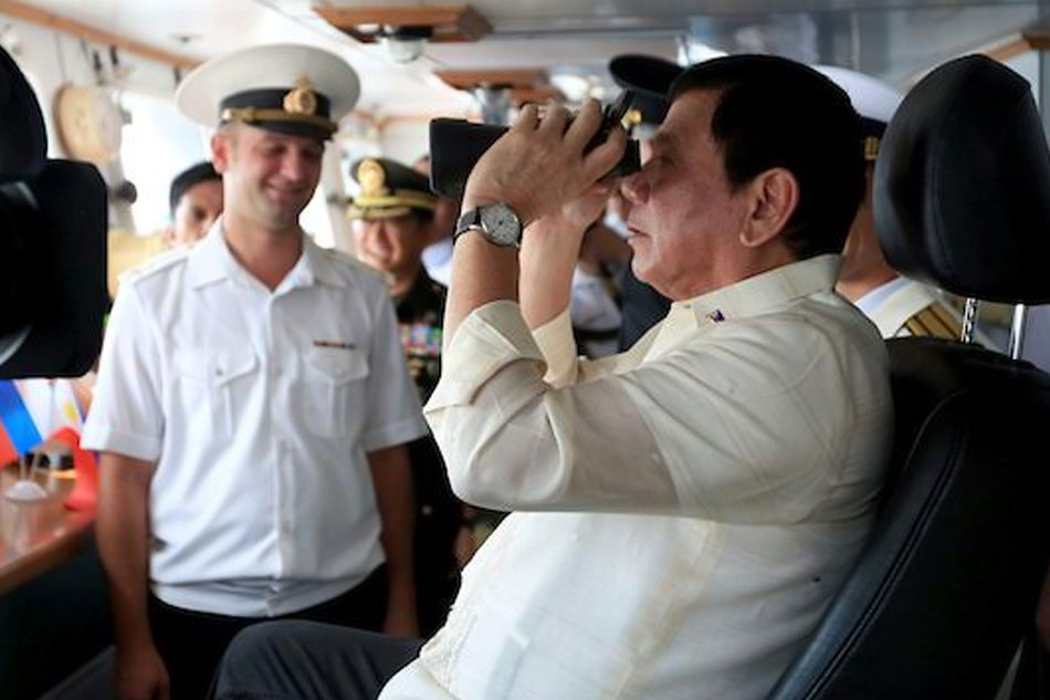 Duterte visits Russian warship 1