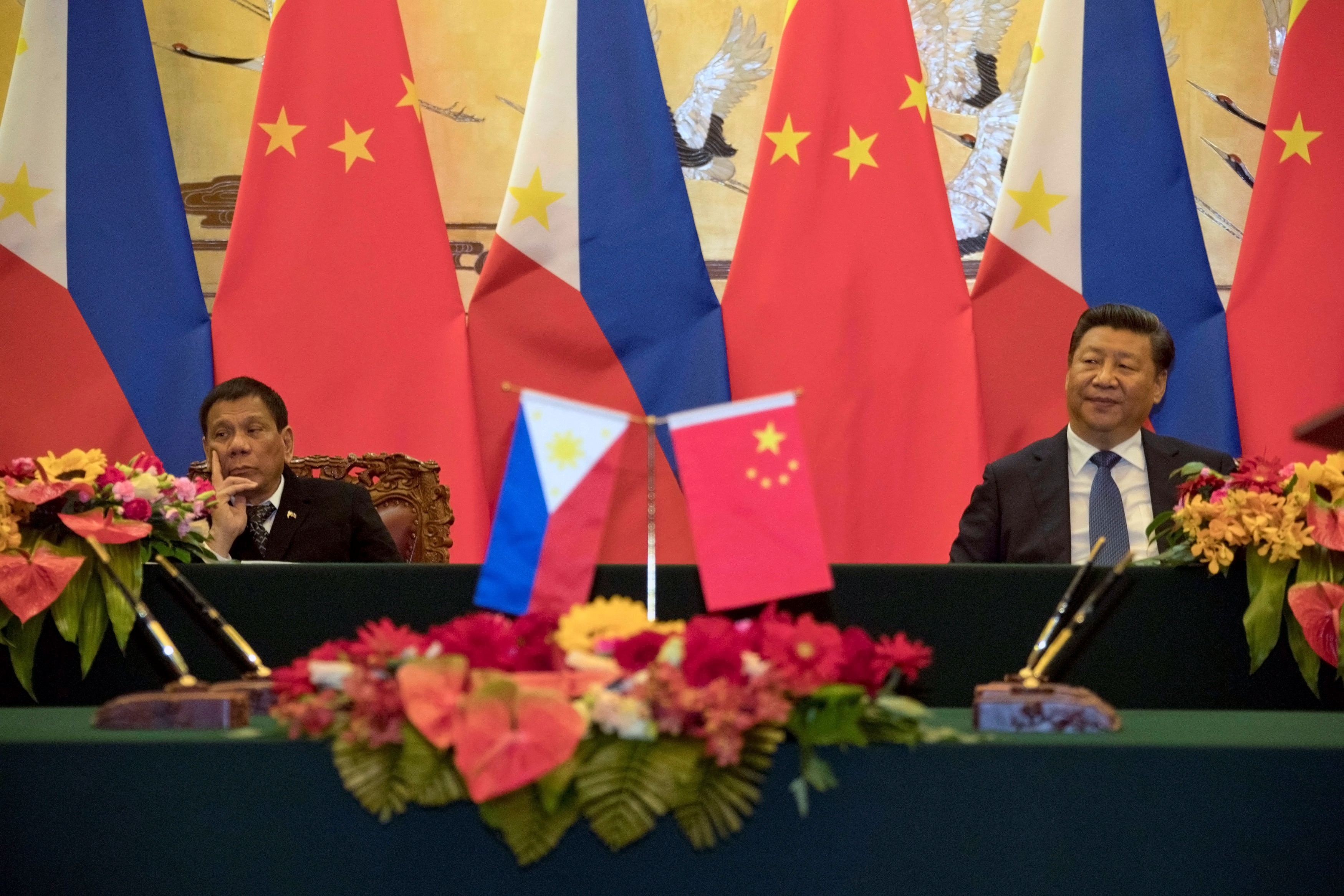 Duterte: It&#39;s Russia, China, PH &#39;against the world&#39; 2