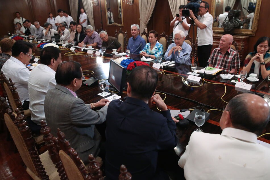 LOOK: Duterte meets Tiamzons, NDF leaders in Malaca&#241;ang 3