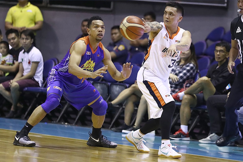 'Bittersweet' moment as Alapag helps Meralco reach finals at TNT's ...