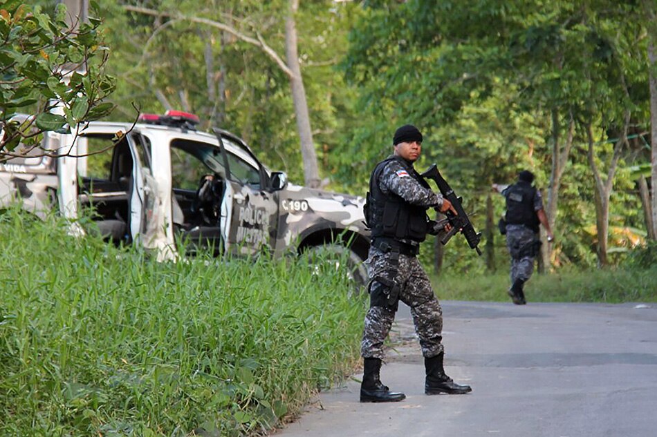 Brazil hunts escaped inmates after bloody prison riot | ABS-CBN News