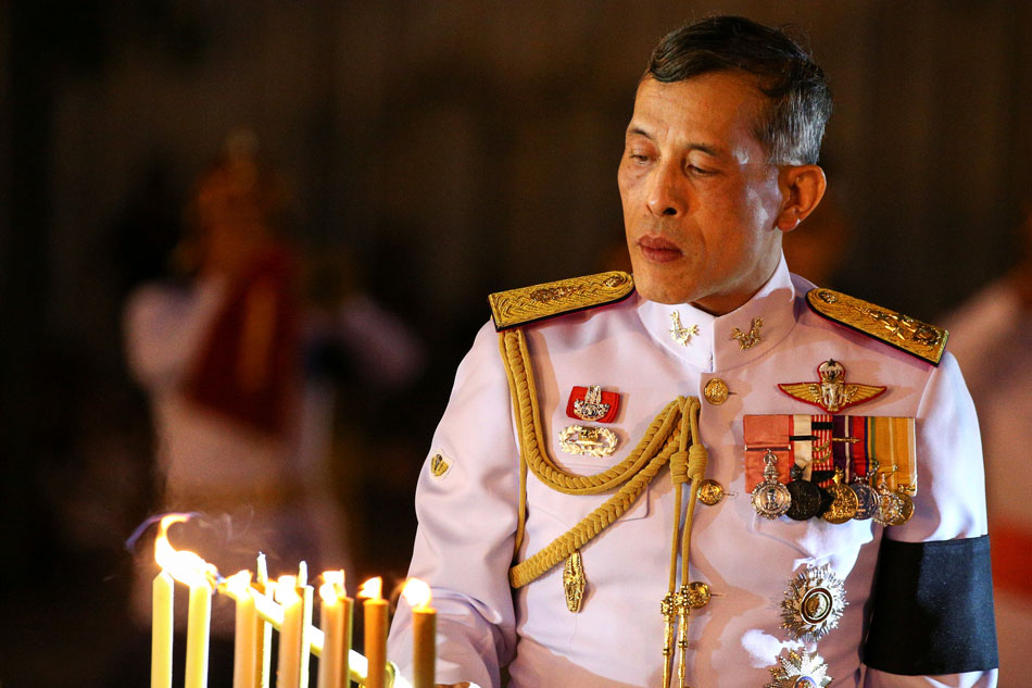 New Thai king pardons prisoners in 'first show of mercy' | ABS-CBN News